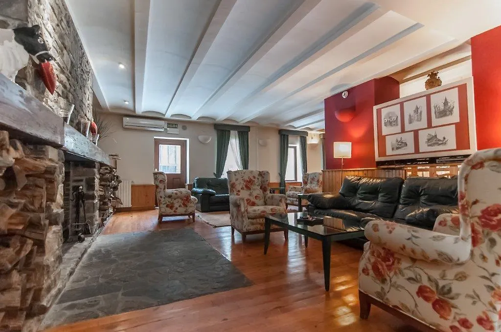 Apartamentos VilaГарос 4*, Гарос